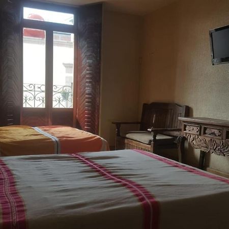 Hostal Casa Castillo Morelia Bagian luar foto