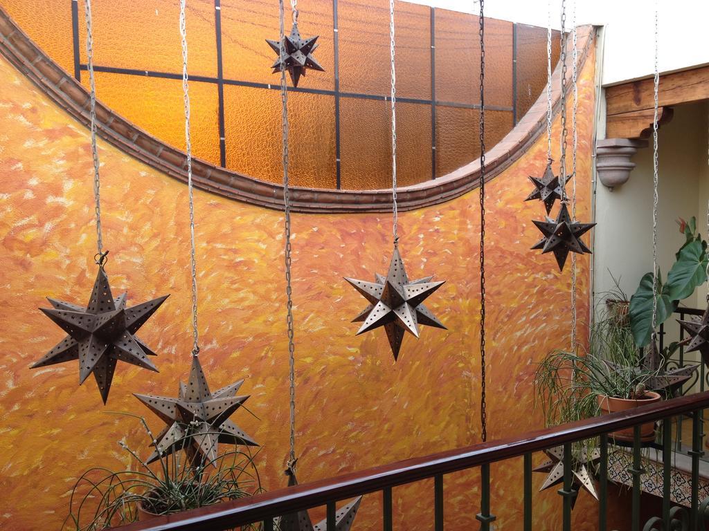 Hostal Casa Castillo Morelia Bagian luar foto