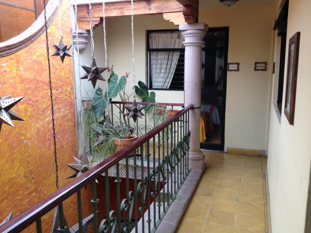 Hostal Casa Castillo Morelia Bagian luar foto