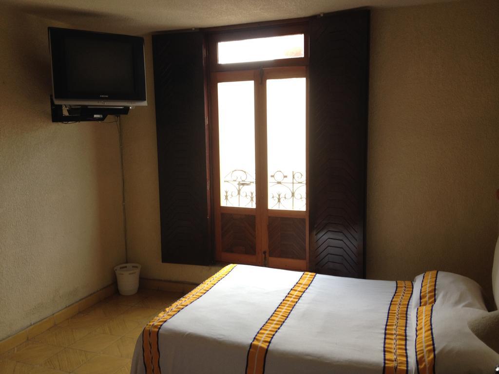 Hostal Casa Castillo Morelia Ruang foto