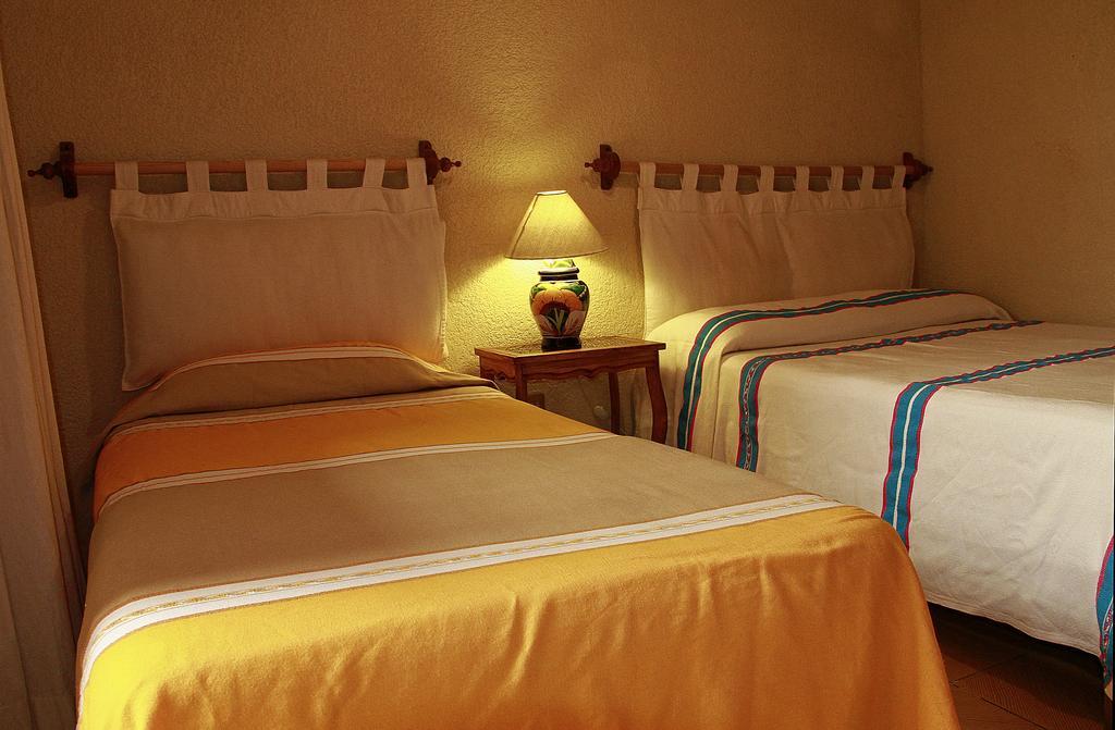 Hostal Casa Castillo Morelia Bagian luar foto