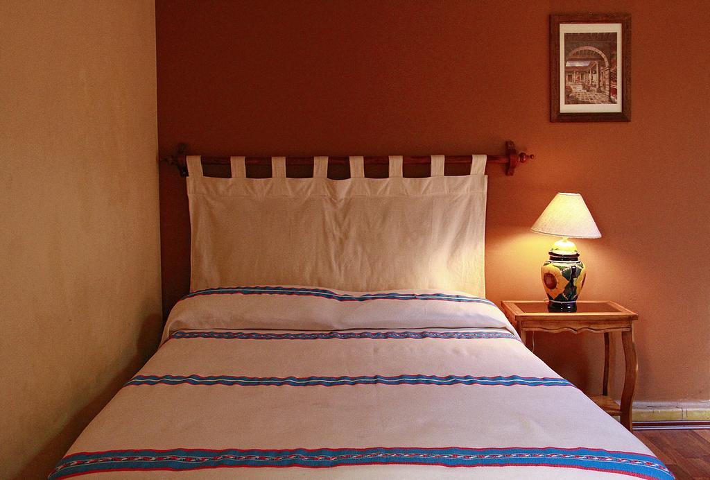 Hostal Casa Castillo Morelia Bagian luar foto