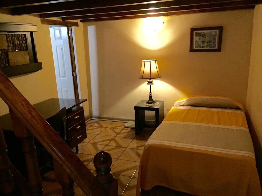 Hostal Casa Castillo Morelia Ruang foto