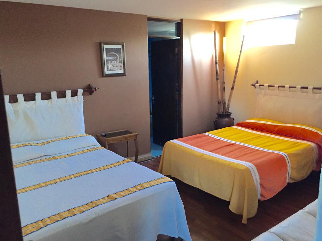 Hostal Casa Castillo Morelia Ruang foto