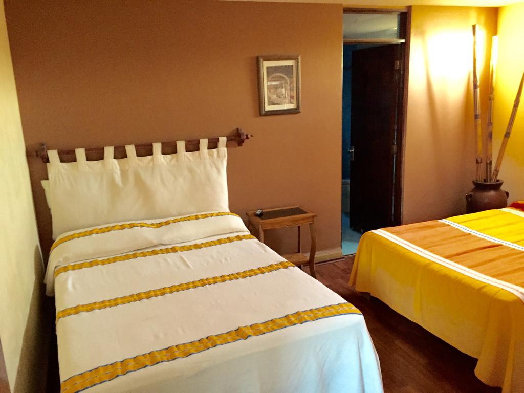 Hostal Casa Castillo Morelia Ruang foto