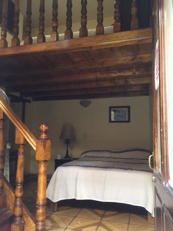 Hostal Casa Castillo Morelia Bagian luar foto