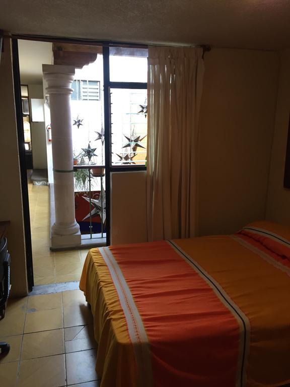Hostal Casa Castillo Morelia Bagian luar foto