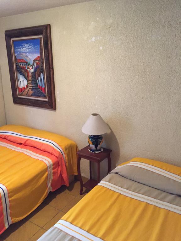 Hostal Casa Castillo Morelia Bagian luar foto