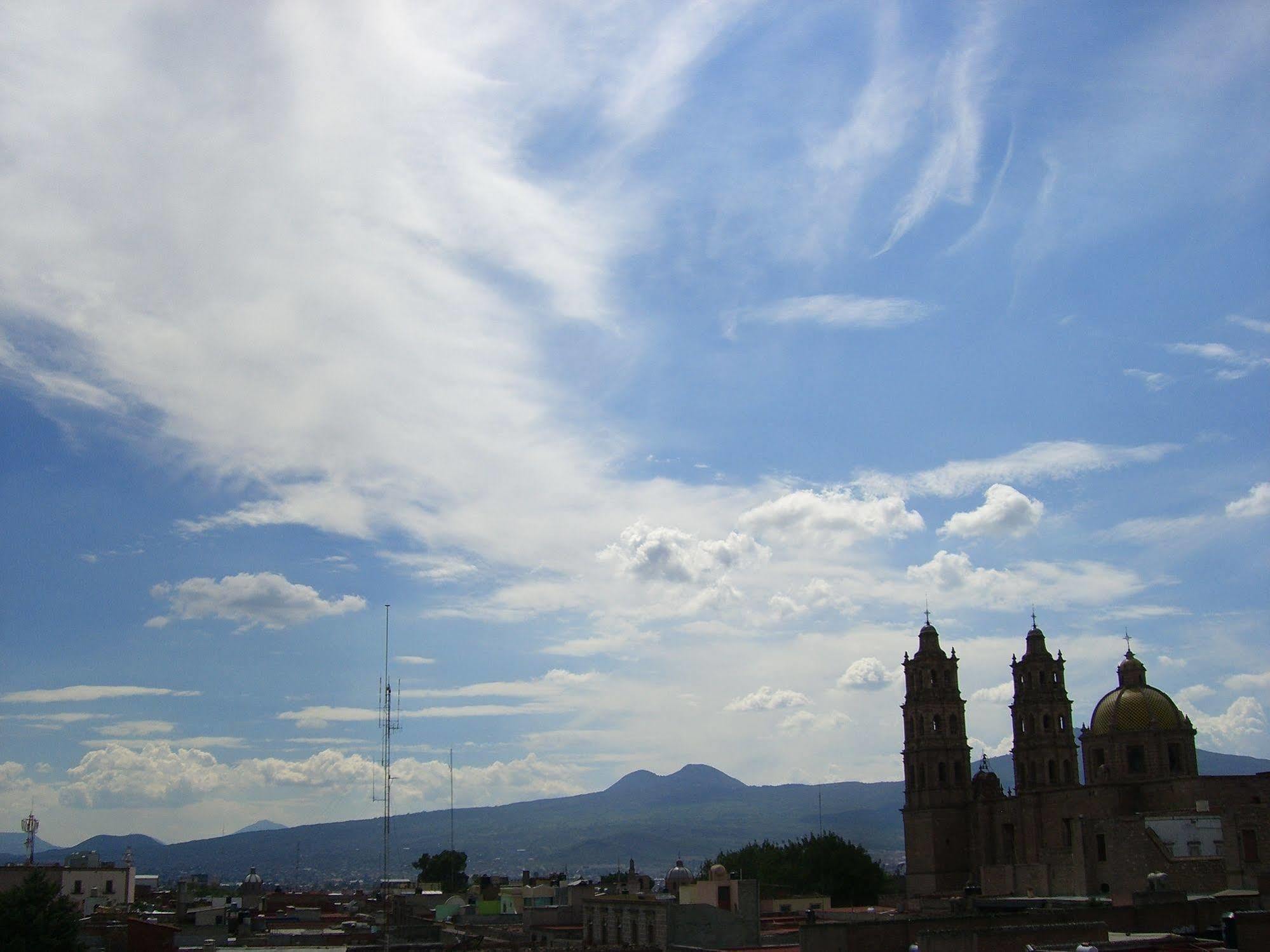 Hostal Casa Castillo Morelia Bagian luar foto