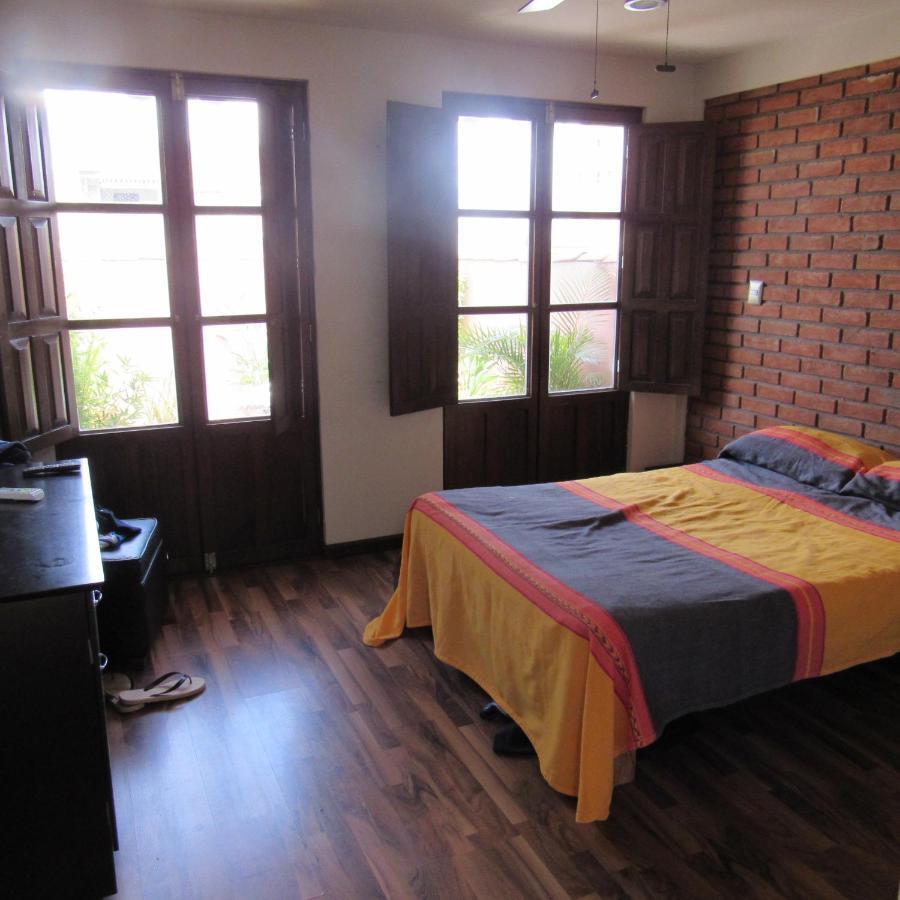 Hostal Casa Castillo Morelia Bagian luar foto