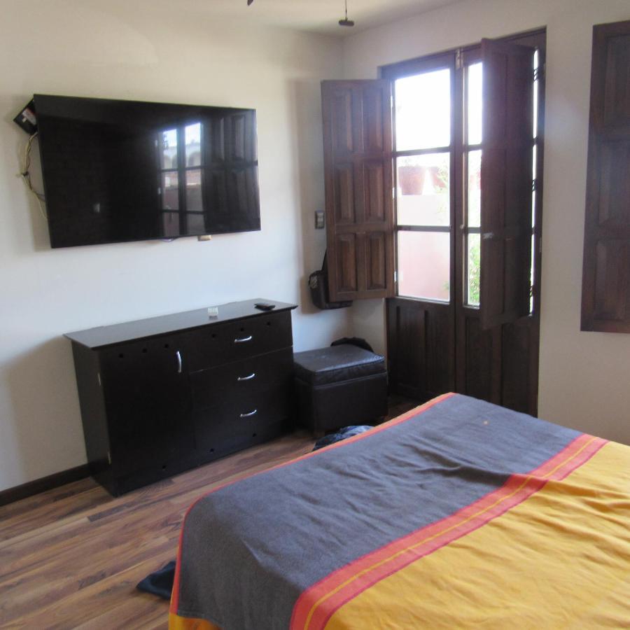 Hostal Casa Castillo Morelia Bagian luar foto
