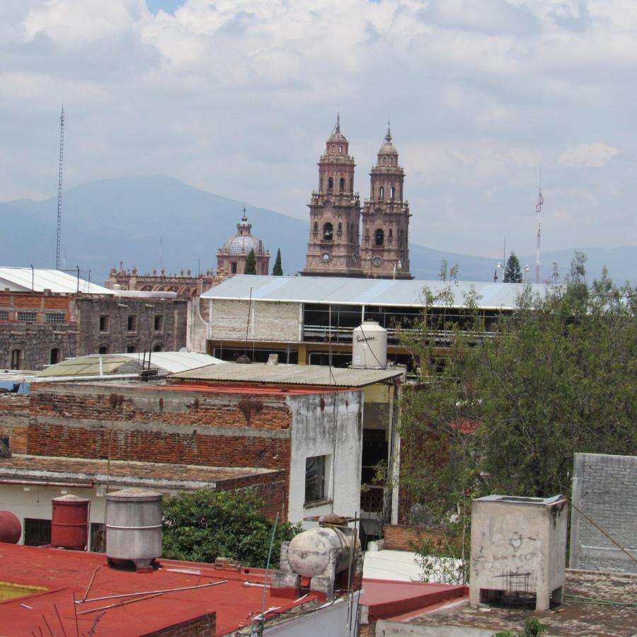 Hostal Casa Castillo Morelia Bagian luar foto
