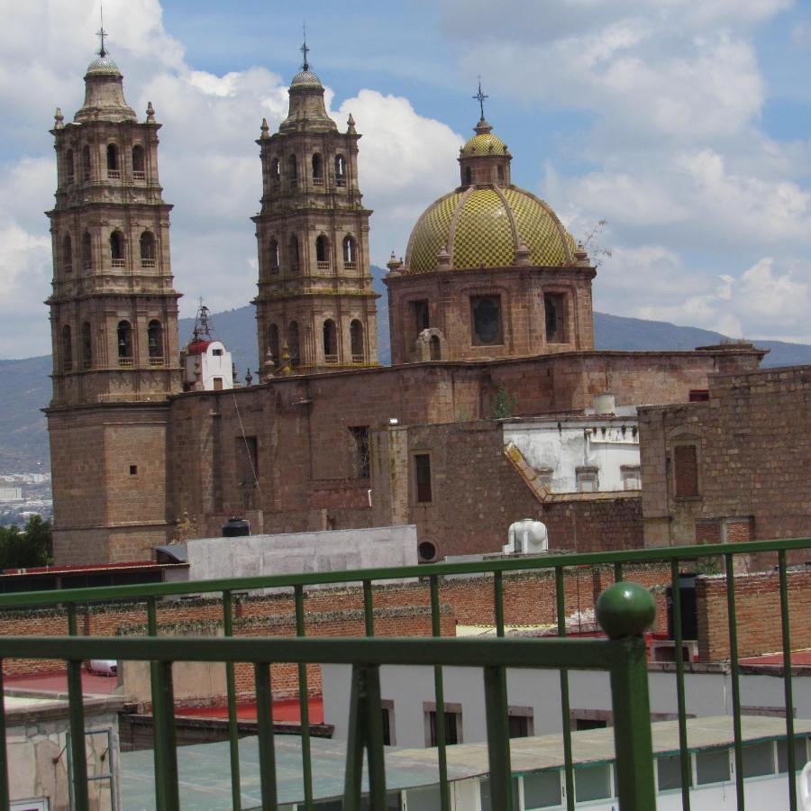 Hostal Casa Castillo Morelia Bagian luar foto