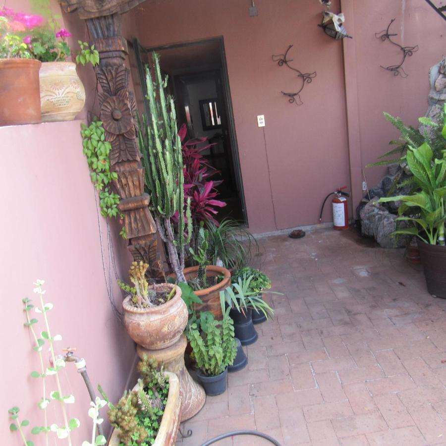 Hostal Casa Castillo Morelia Bagian luar foto